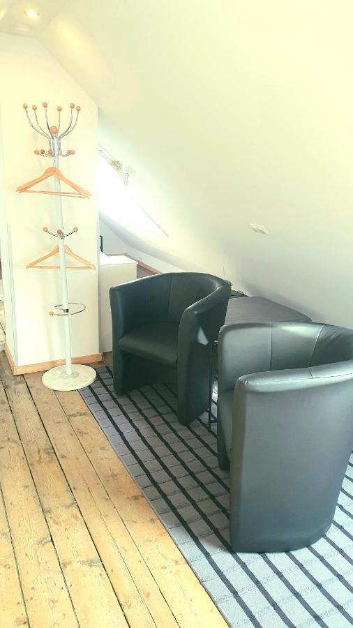 Frankes City Sleep Apartment, 6 Einzelbetten 费尔贝特 外观 照片